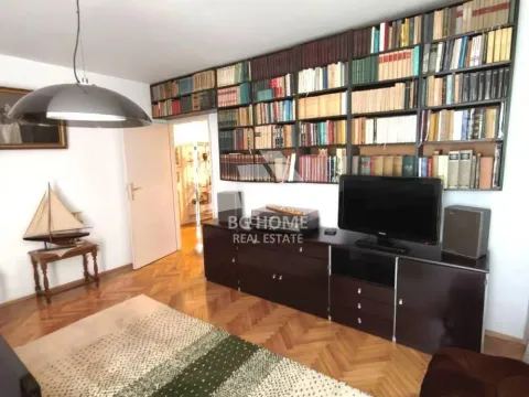 Izdavanje, trosoban stan, 87m², Južni Bulevar, Vračar Sve Podlokacije - image 3
