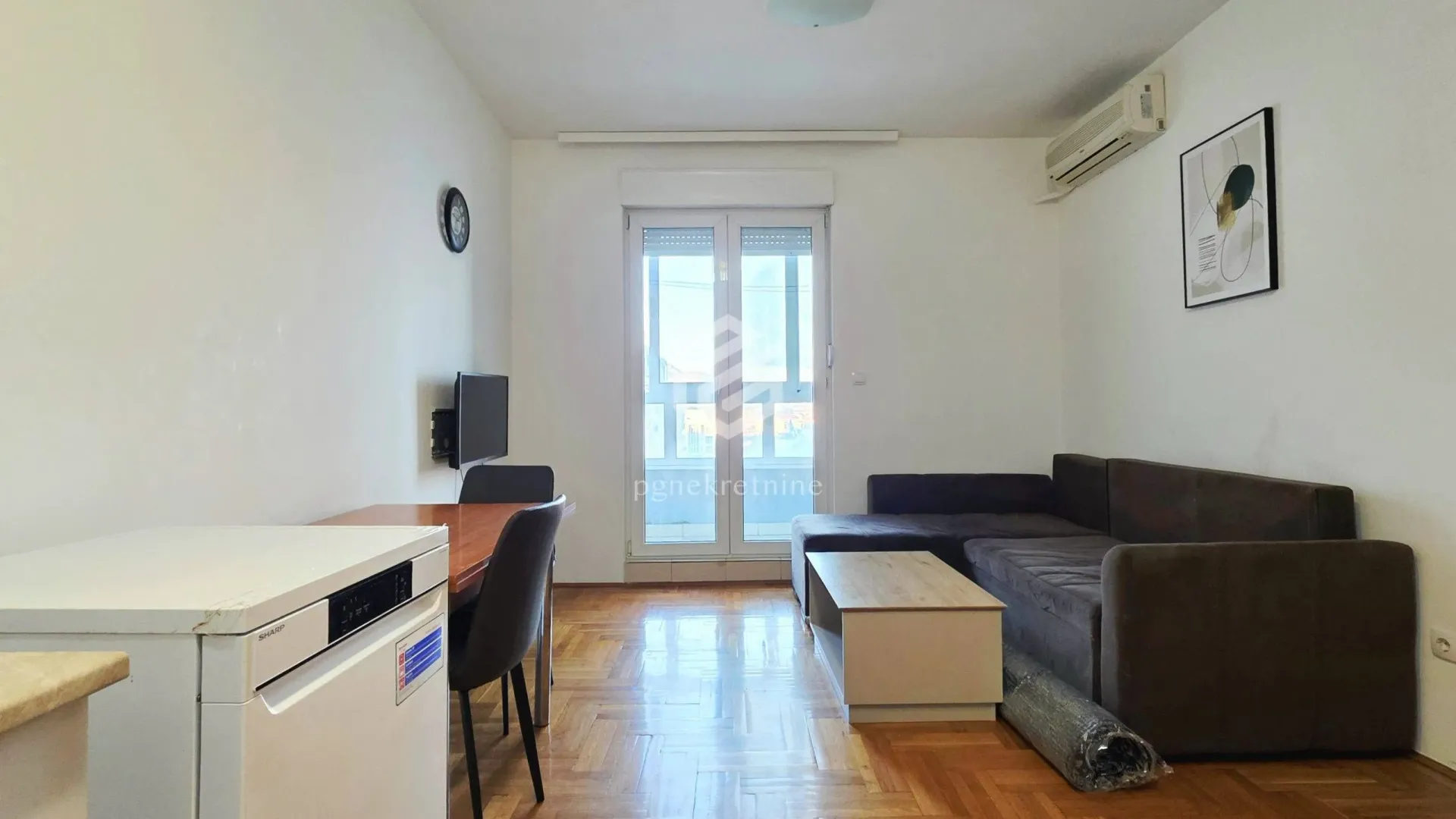 Prodaja, jednosoban stan, 40m², Stari Aerodrom, Podgorica