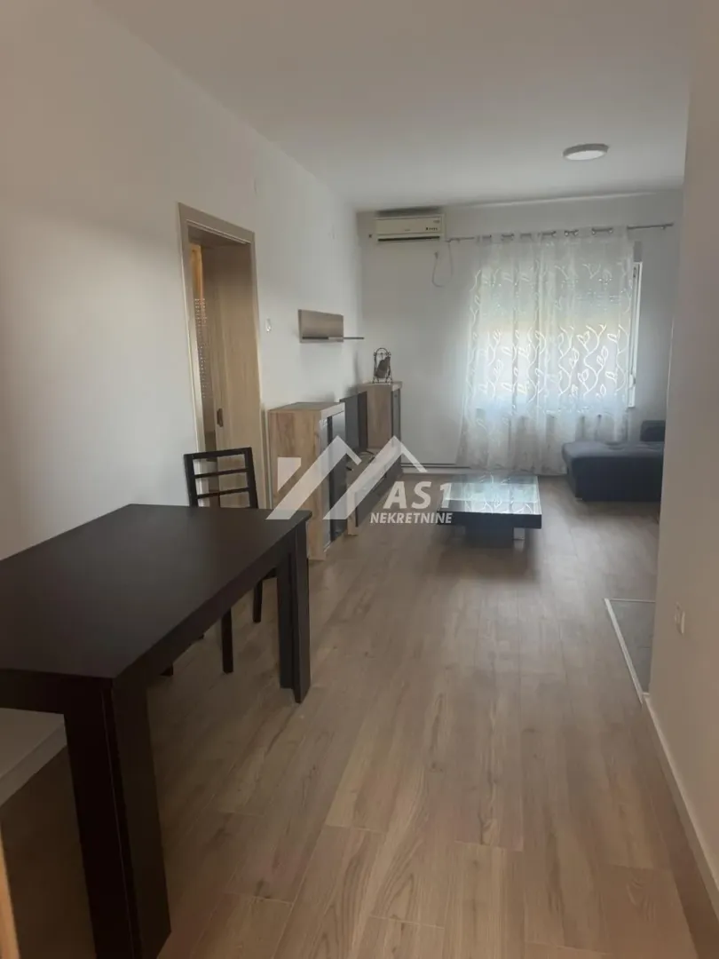 Izdavanje, jednosoban stan, 47m², Bulevar Evrope, Novi Sad Sve Podlokacije