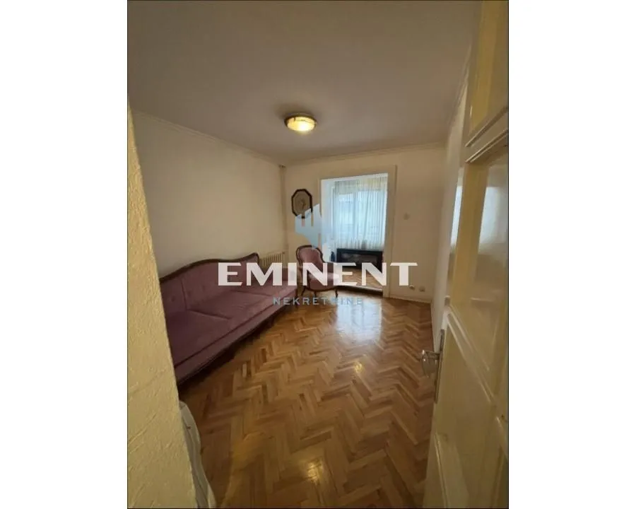 Prodaja, četvorosoban stan, 105m², Sarajevska, Beograd