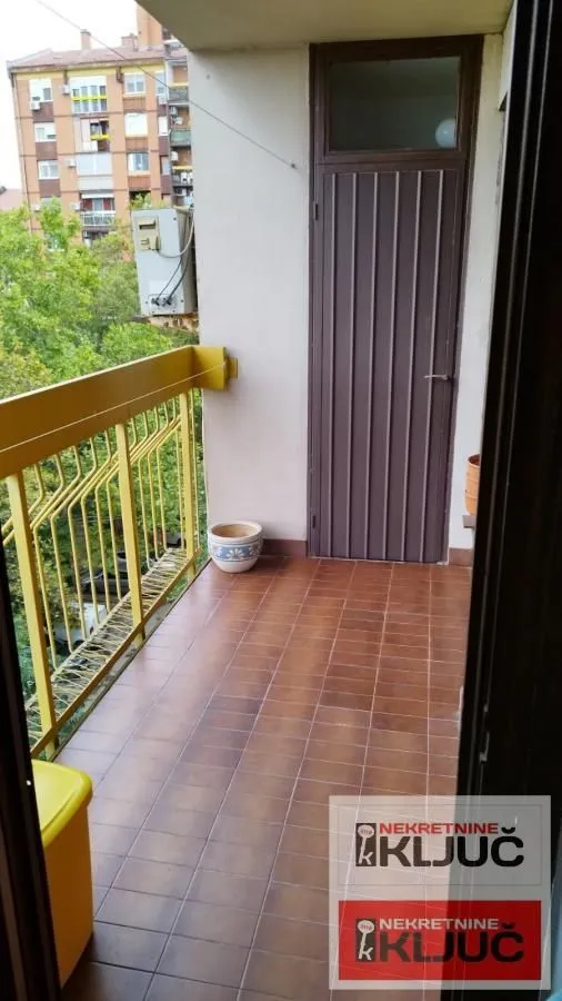 Prodaja, dvosoban stan, 54m², Bulevar Oslobodjenja, Novi Sad Sve Podlokacije