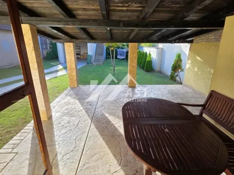 Rent, house, 250m², Centar, Stara Pazova - image 5