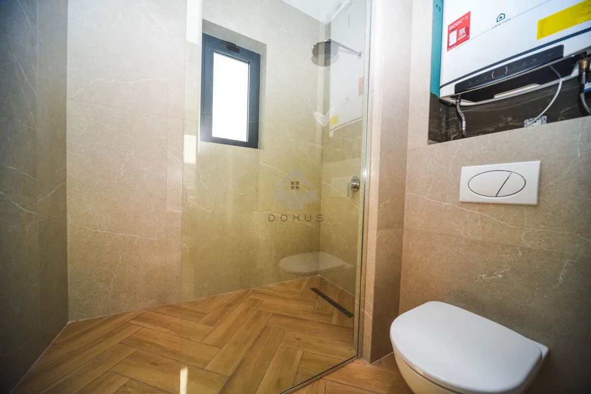 Izdavanje, kuća, 350m², Tuzi, Podgorica