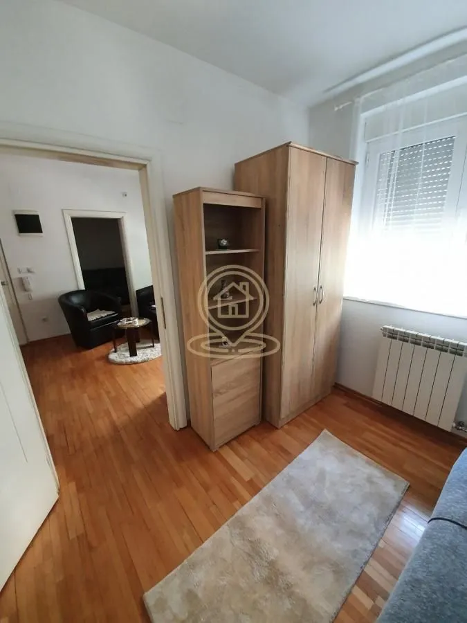 Rent, three bedroom apartment, 44m², Vračar Hram, Vračar Sve Podlokacije
