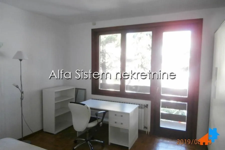 Rent, four bedroom apartment, 120m², Savski Venac, Beograd