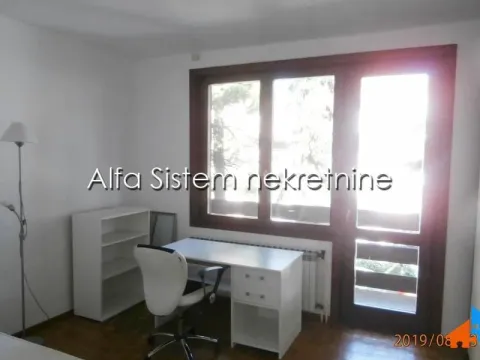 Izdavanje, četvorosoban stan, 120m², Savski Venac, Beograd - image 12