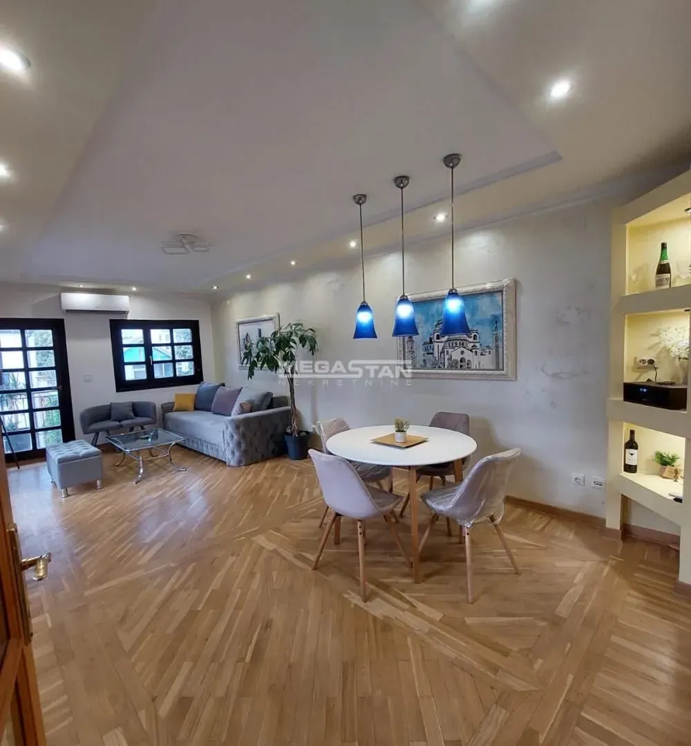 Prodaja, četvorosoban stan, 96m², Vračar Centar, Vračar Sve Podlokacije
