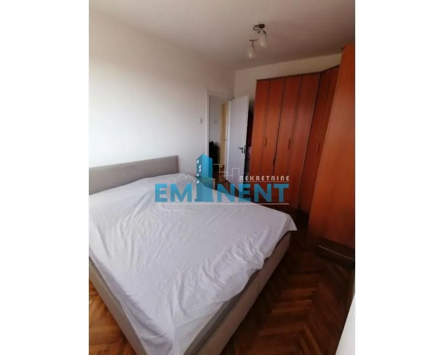Izdavanje, dvosoban stan, 42m², Novi Beograd Blok 1 Fontana, Novi Beograd Sve Podlokacije
