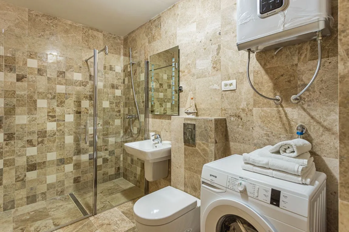 Prodaja, jednosoban stan, 87m², Pržno, Budva
