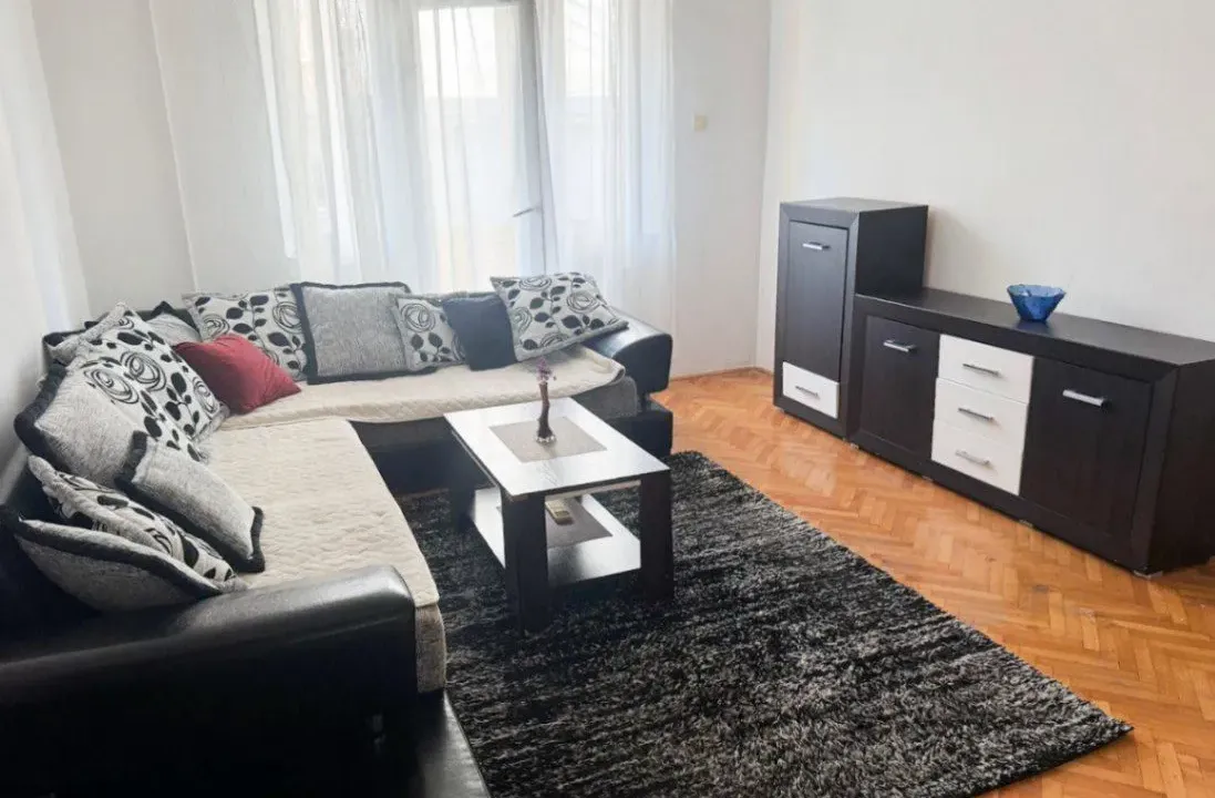 Izdavanje, dvosoban stan, 65m², Centar, Podgorica