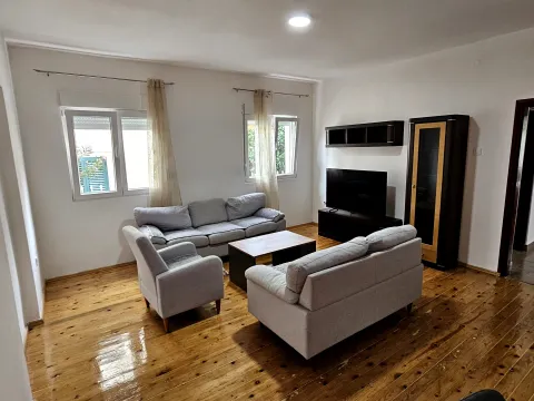 Rent, two bedroom apartment, 75m², Dobrota, Kotor - image 6