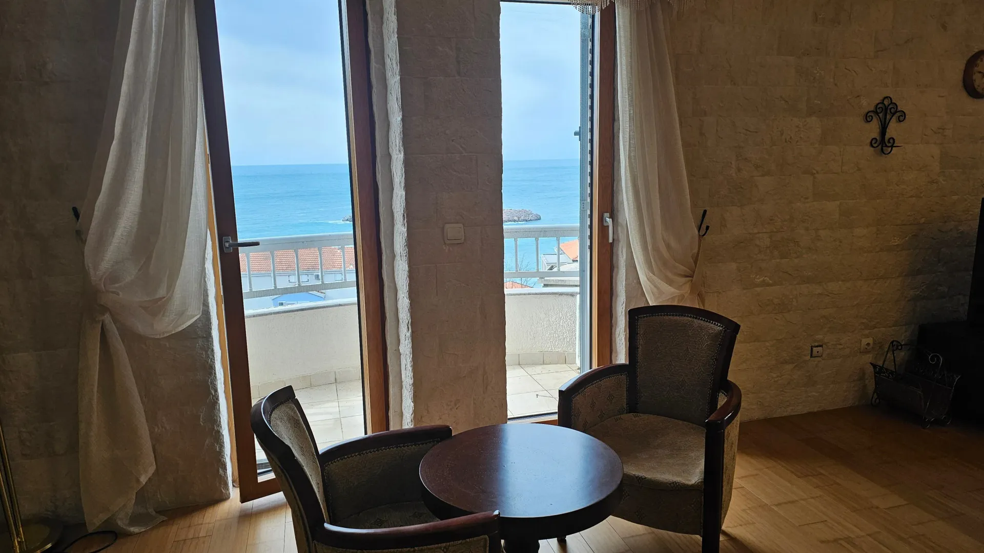 Sale, three bedroom apartment, 146m², Sveti Stefan, Budva