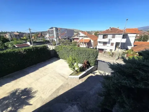 Rent, house, 390m², Zagorič, Podgorica - image 33