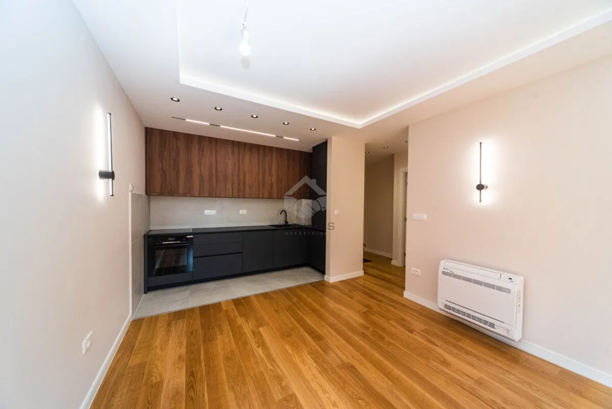 Rent, office space, 67m², Central Point, Podgorica