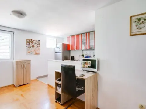 Prodaja, dvosoban stan, 82m², Budva, Crna Gora - image 5