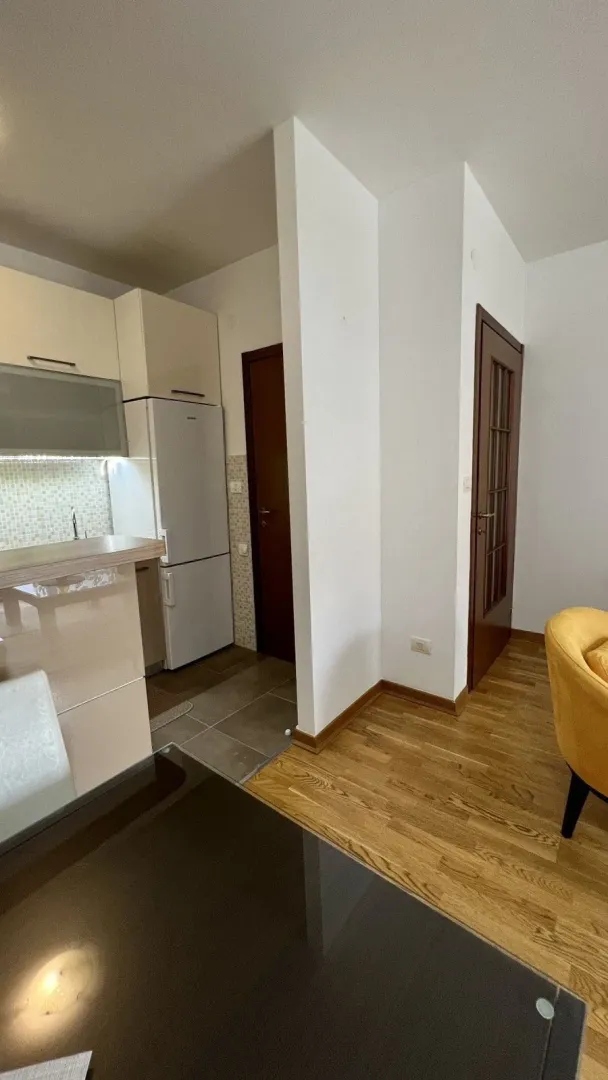 Izdavanje, dvosoban stan, 51m², City Kvart, Podgorica