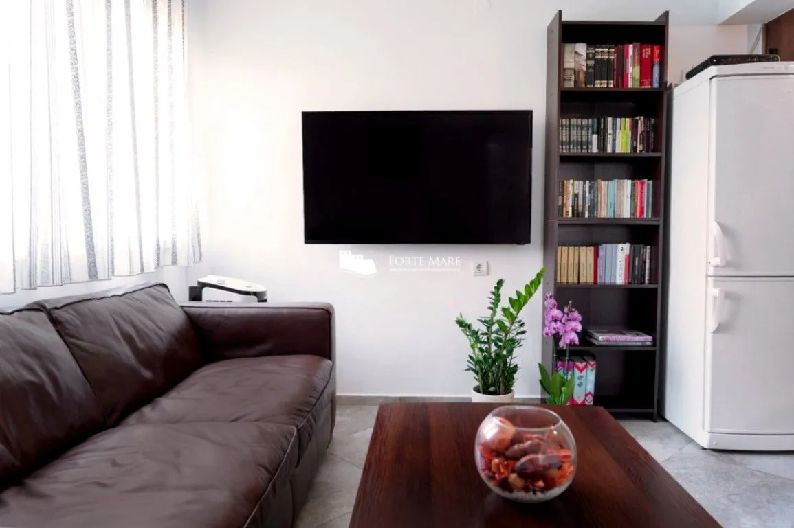 Prodaja, dvosoban stan, 55m², Tivat, Crna Gora