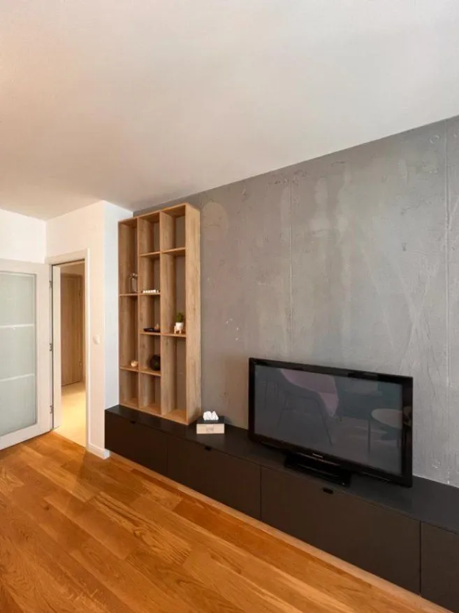 Izdavanje, jednosoban stan, 49m², Central Point, Podgorica