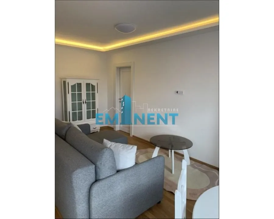 Izdavanje, dvosoban stan, 55m², Zemun Gornji Grad, Zemun Sve Podlokacije