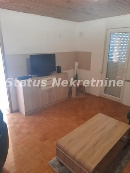 Prodaja, kuća, 250m², Futog, Novi Sad Sve Podlokacije