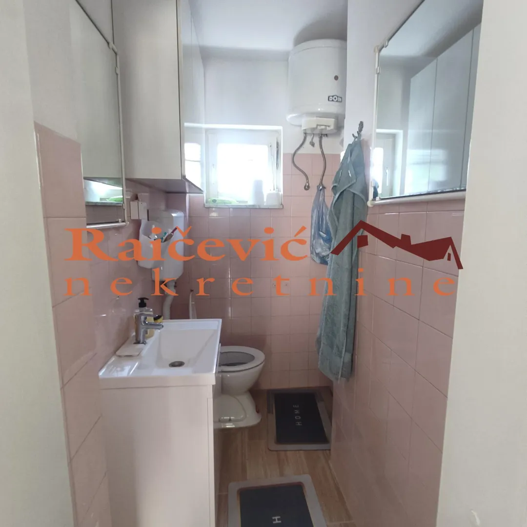 Prodaja, kuća, 240m², Opovo, Srbija
