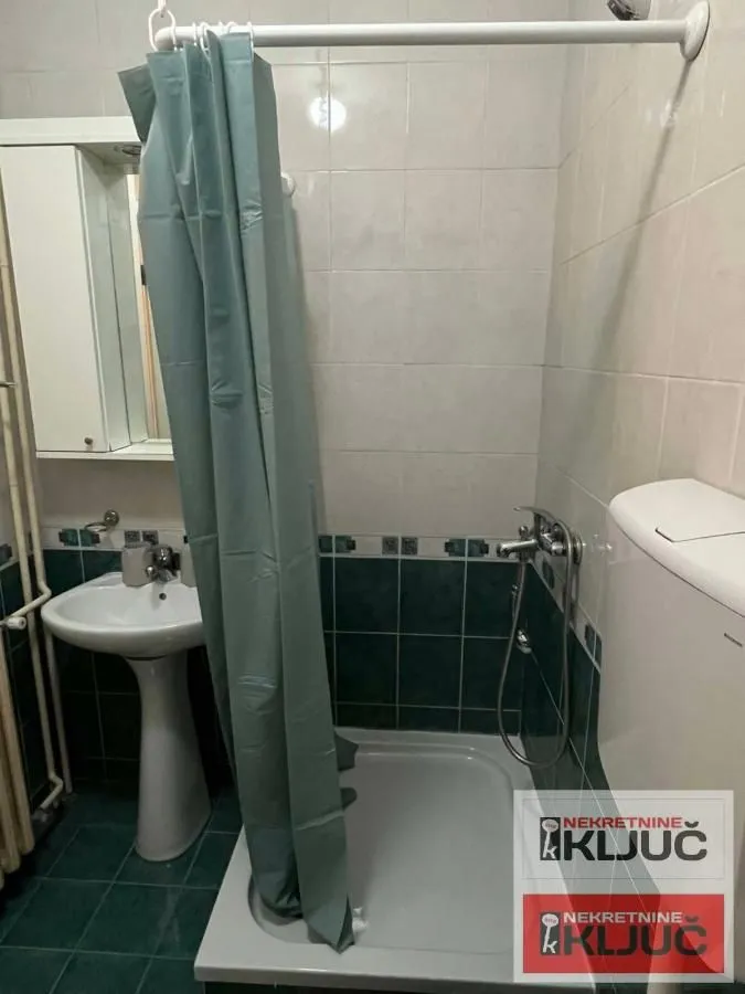 Izdavanje, garsonjera, 24m², Bulevar Oslobodjenja, Novi Sad Sve Podlokacije