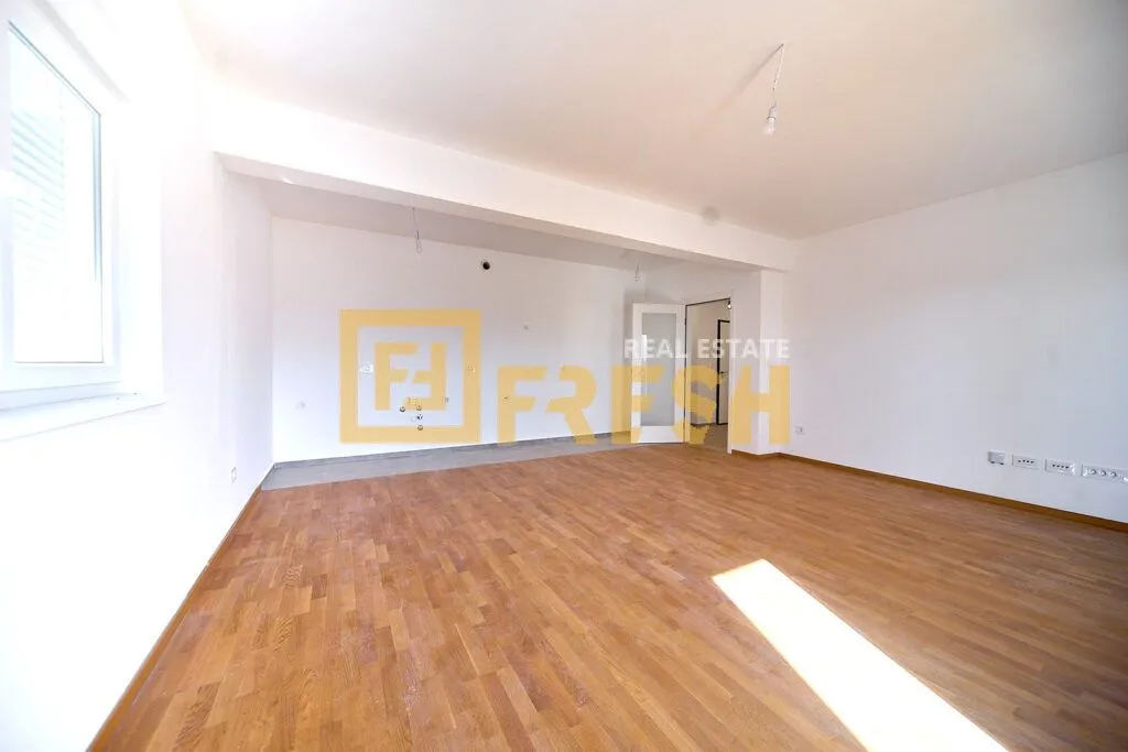 Prodaja, trosoban stan, 104m², Stari Aerodrom, Podgorica