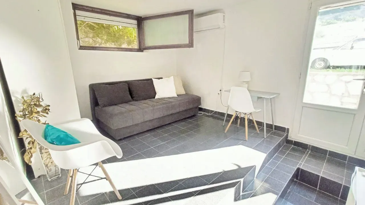 Rent, studio apartment, 25m², Lazi, Budva