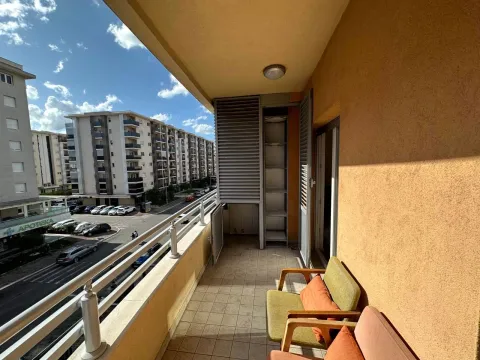 Izdavanje, jednosoban stan, 50m², City Kvart, Podgorica - image 4