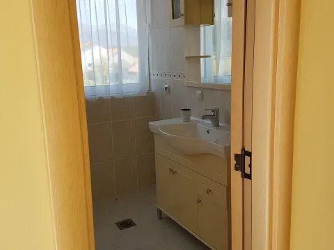 Prodaja, stan, 95m², Tivat, Crna Gora - image 9