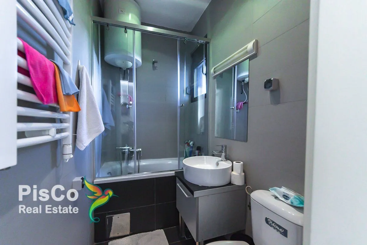 Prodaja, kuća, 300m², Tološi, Podgorica