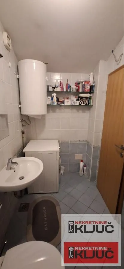 Prodaja, trosoban stan, 70m², Bulevar Oslobodjenja, Novi Sad Sve Podlokacije