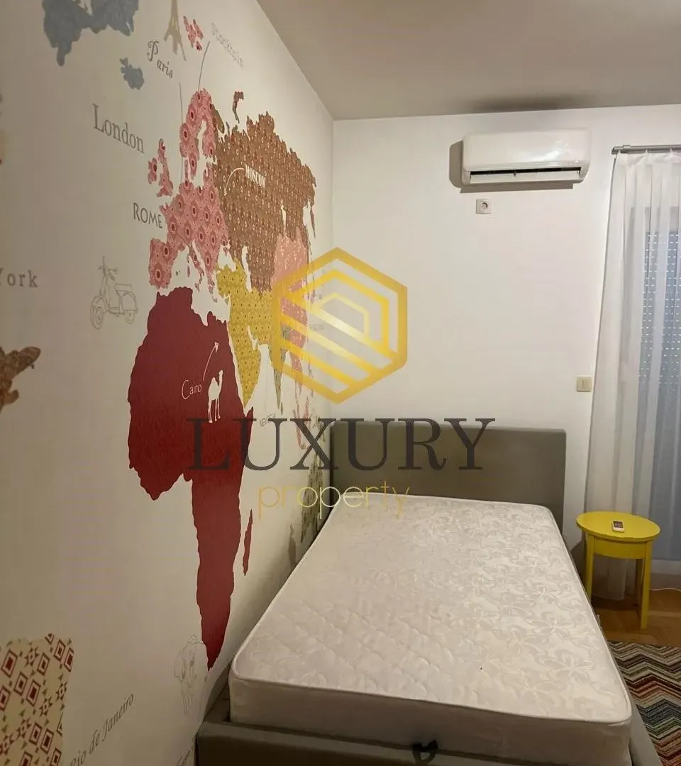 Izdavanje, trosoban stan, 100m², Blok 9, Podgorica