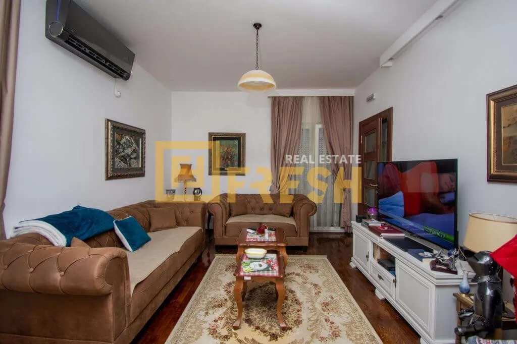 Prodaja, kuća, 220m², Ostalo, Podgorica