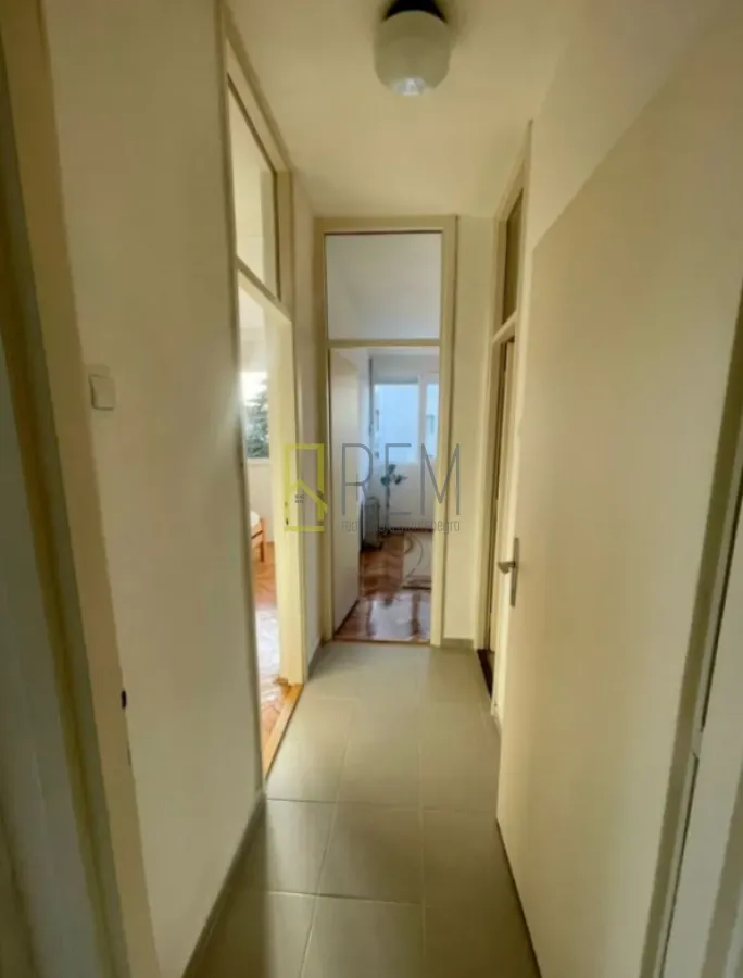 Prodaja, dvosoban stan, 65m², Drpe Mandića, Podgorica