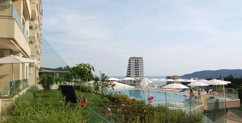 Prodaja, dvosoban stan, 61m², Bečići, Budva