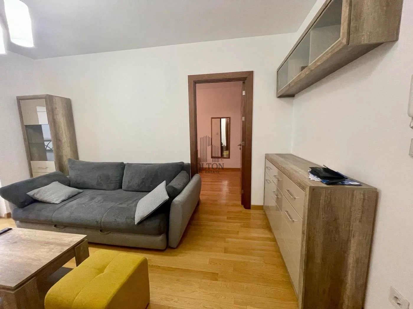 Izdavanje, dvosoban stan, 45m², Vračar, Šid
