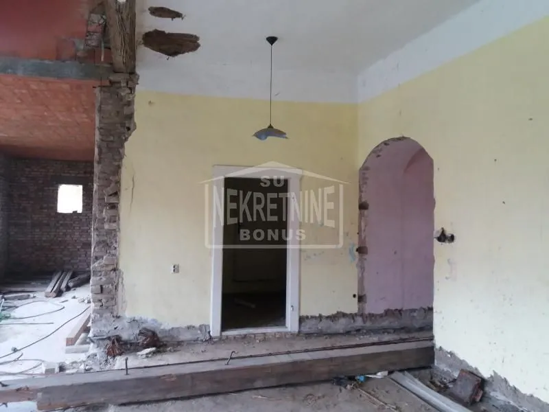 Prodaja, kuća, 410m², Donji Tavankut, Subotica
