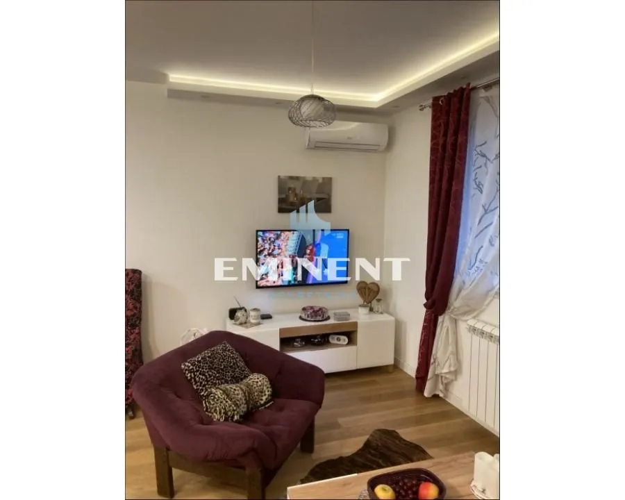 Izdavanje, stan, 35m², Južni Bulevar, Vračar Sve Podlokacije