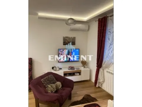 Izdavanje, stan, 35m², Južni Bulevar, Vračar Sve Podlokacije