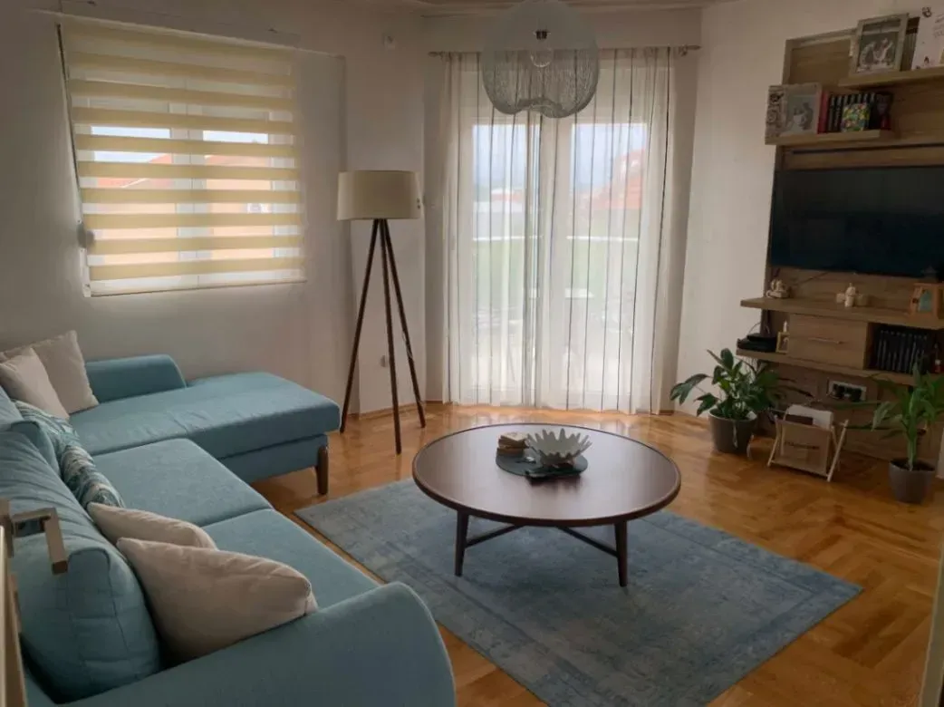 Izdavanje, dvosoban stan, 74m², Zabjelo, Podgorica