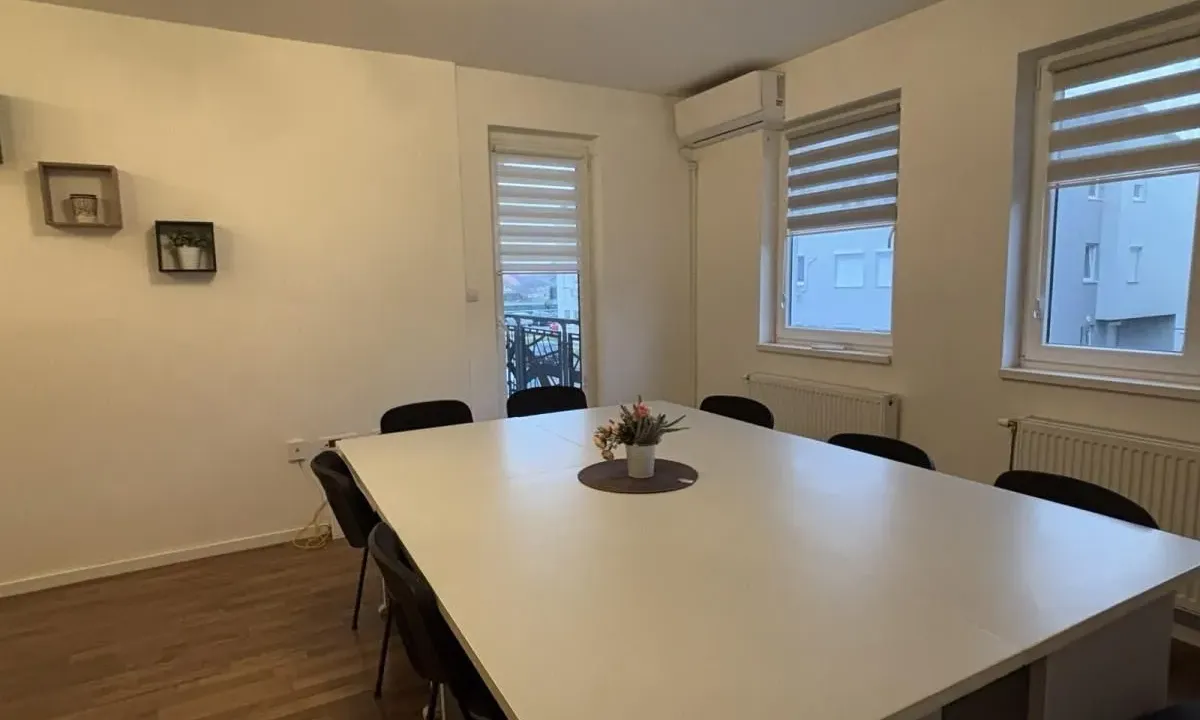 Izdavanje, trosoban stan, 72m², Adice, Novi Sad Sve Podlokacije