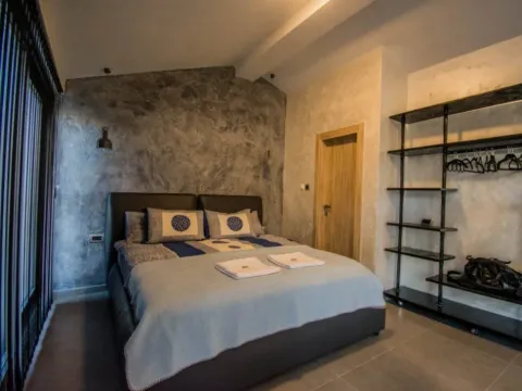 Izdavanje, kuća, 300m², Kostanjica, Kotor - image 7