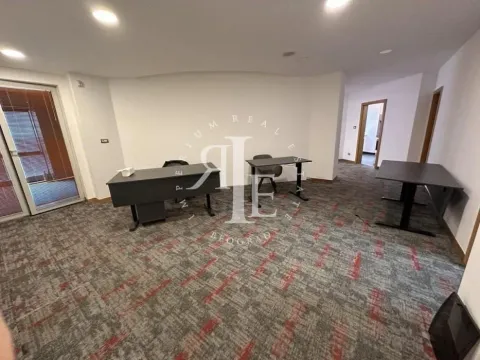 Izdavanje, poslovni prostor, 197m², Novi Beograd Sve Podlokacije, Beograd - image 4