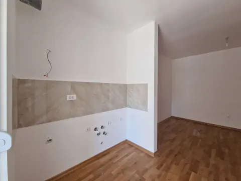 Sale, one bedroom apartment, 37m², Bečići, Budva - image 23
