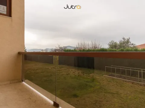 Izdavanje, kuća, 170m², Dajbabe, Podgorica - image 16