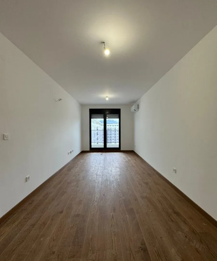 Izdavanje, dvosoban stan, 64m², Kruševac, Podgorica