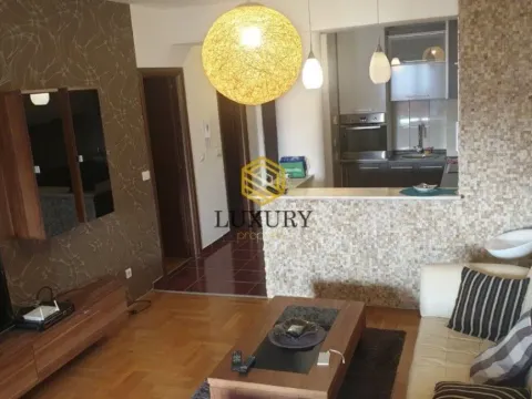 Izdavanje, jednosoban stan, 57m², City Kvart, Podgorica - image 3