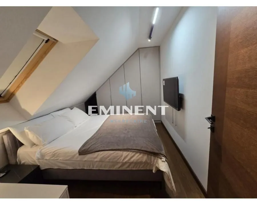 Prodaja, trosoban stan, 76m², Centar, Zlatibor