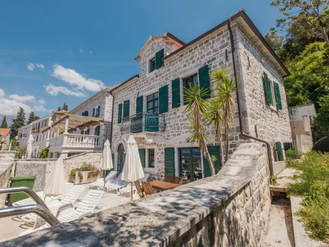 Prodaja, kuća, 220m², Rose, Herceg Novi